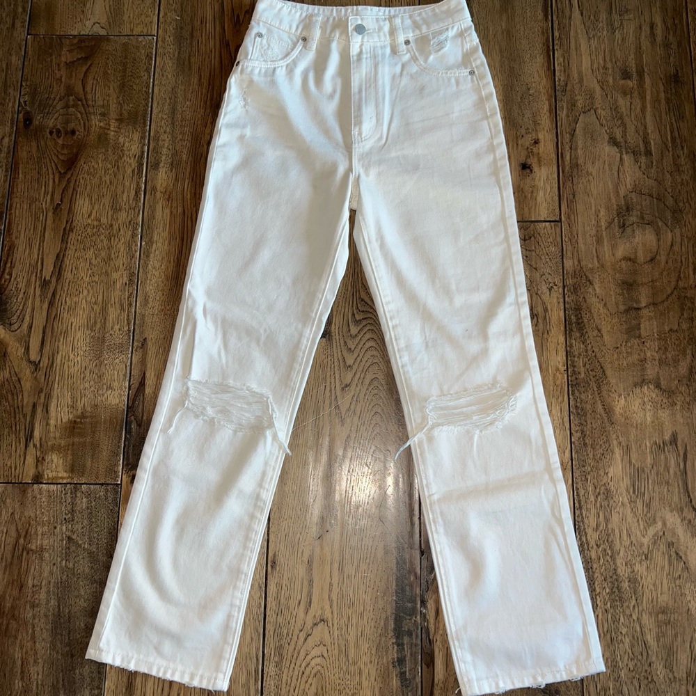 ROLLA’S White Cropped Straight Leg Distressed Rolla’s jeans